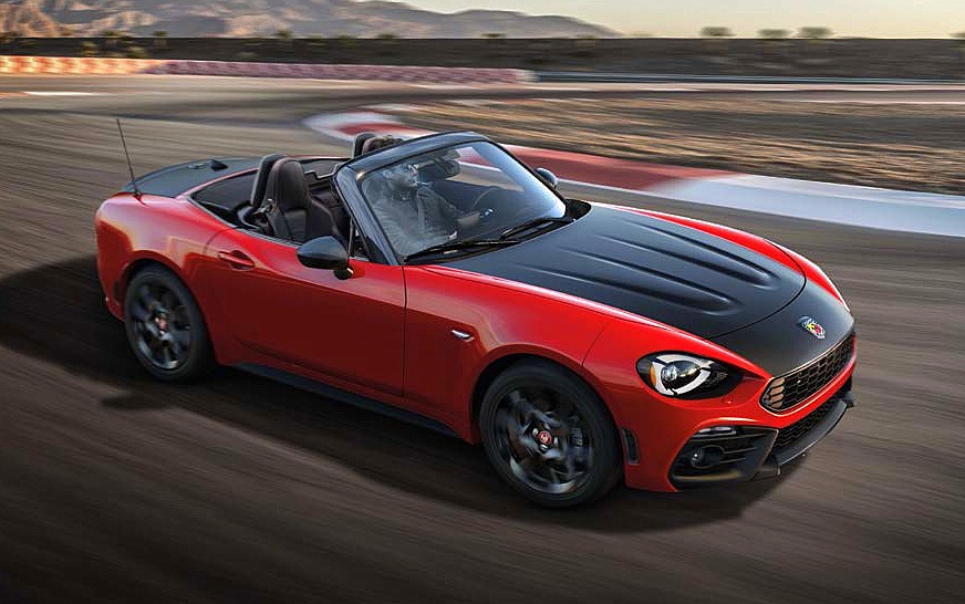 2018 Fiat 124 Spider Classica~Party of Two